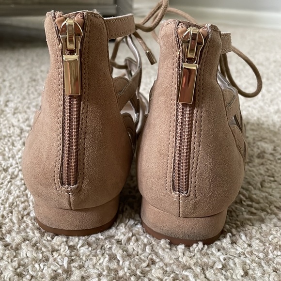 📦 🚚 EVERYTHING MUST GO! Kenneth Cole Suede Sandals | 8.5 - Picture 2 of 6